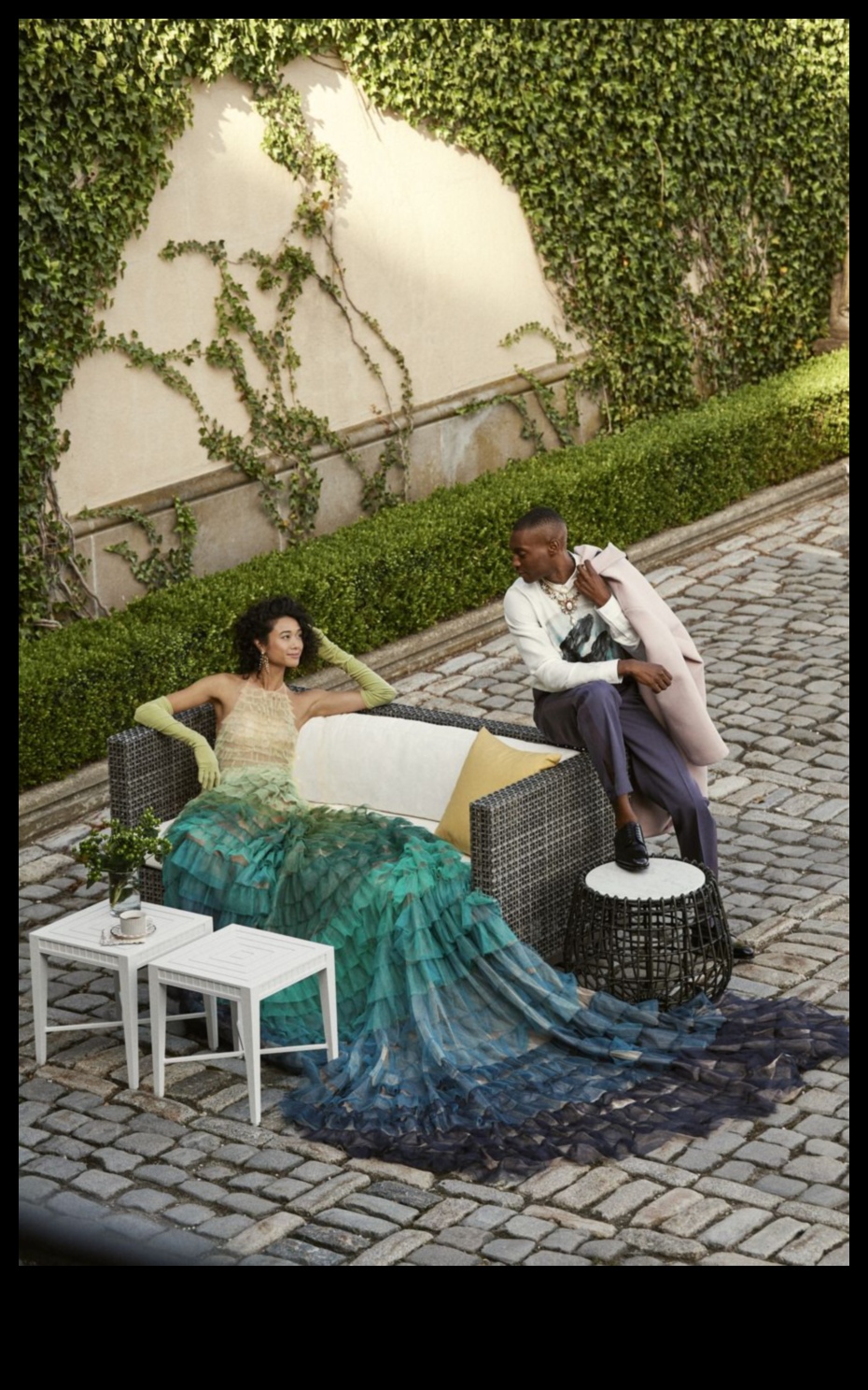 Greenery Glam: Ανυψώστε τον κήπο σας με κομψές πινελιές