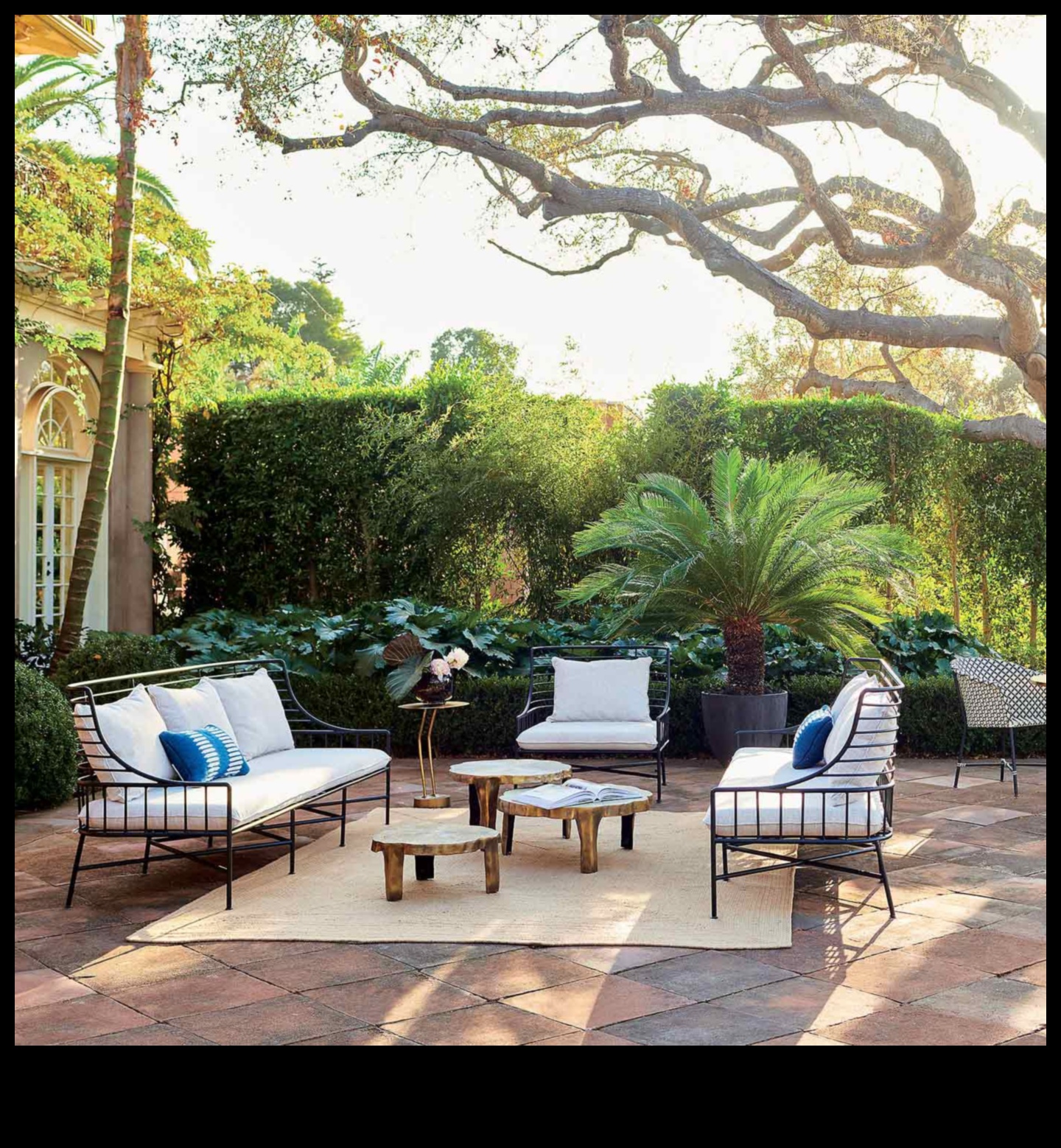 Greenery Glam: Ανυψώστε τον κήπο σας με κομψές πινελιές