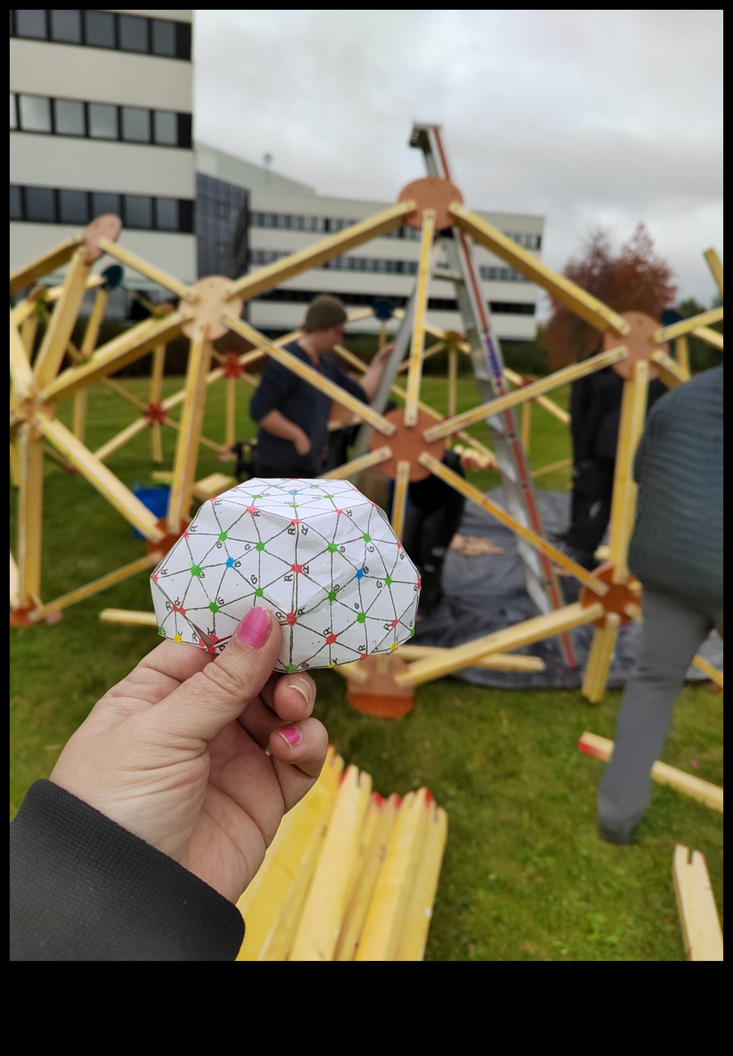Local Luminescence Ένας φάρος για την ανακάλυψη των θαυμάτων της κοινότητάς σας 5 Local Luminescence: Shining a Light on Nearby Marvels