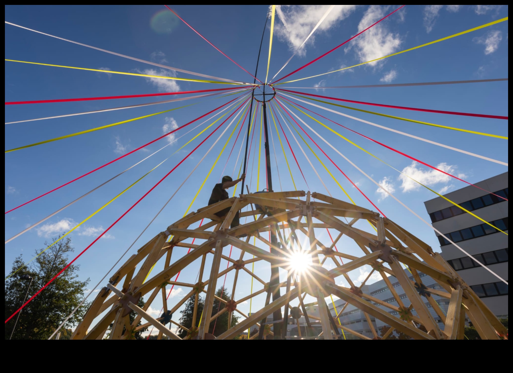 Local Luminescence Ένας φάρος για την ανακάλυψη των θαυμάτων της κοινότητάς σας 3 Local Luminescence: Shining a Light on Nearby Marvels