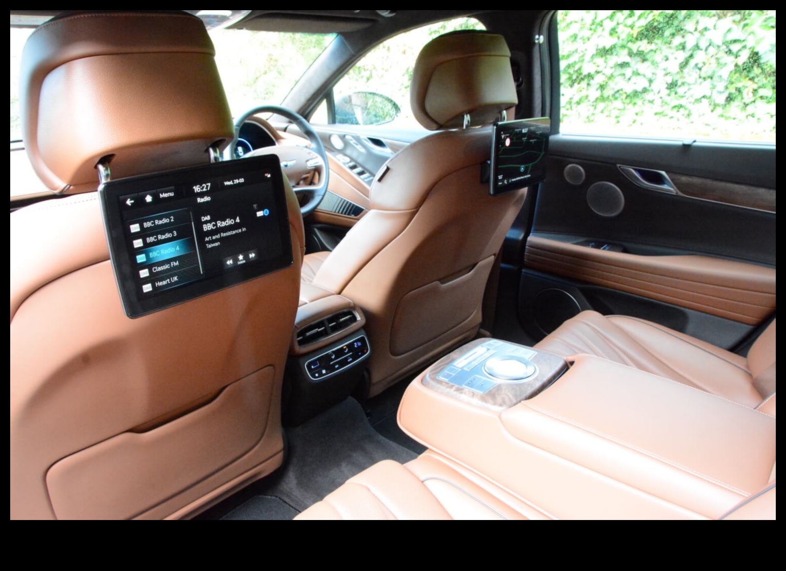 Προσαρμοσμένη άνεση Η τέχνη της εξατομίκευσης εσωτερικών χώρων υβριδικών αυτοκινήτων 1 Προσαρμοσμένη άνεση: Η τέχνη της εξατομίκευσης του εσωτερικού υβριδικού αυτοκινήτου